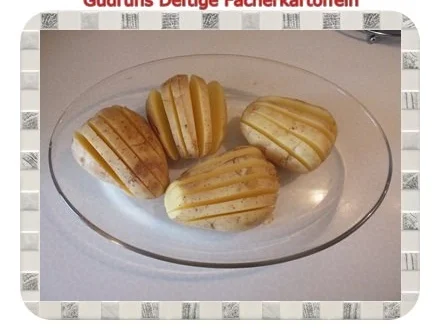 Rezept: Kartoffeln: Deftige Fächerkartoffeln Bild Nr. 3 Kartoffeln: Deftige Fächerkartoffeln - Rezept - Bild Nr. 3