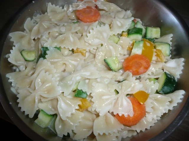 Gemüse - Nudeln mit Lachs - Rezept