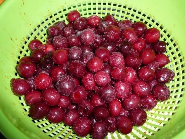 Rezept: Kirschkuchen auf Hefeteig mit Crumble ! Bild Nr. 2 Kirschkuchen auf Hefeteig mit Crumble ! - Rezept - Bild Nr. 2