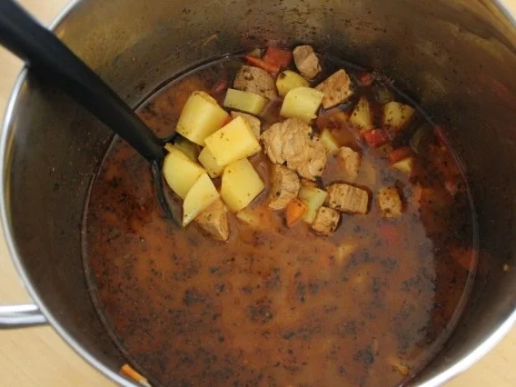 Rezept: Werner's Gulasch nach ungarischer Art Bild Nr. 3 Werner's Gulasch nach ungarischer Art - Rezept - Bild Nr. 3