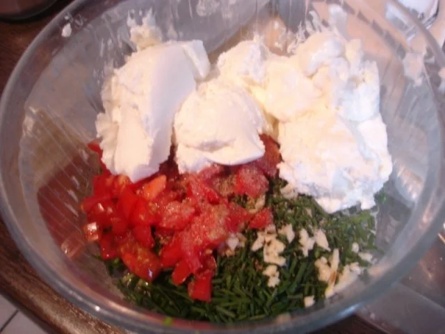 Gemüse-Puffer mit Tomaten-Schnittlauch-Quark - Rezept - Bild Nr. 4