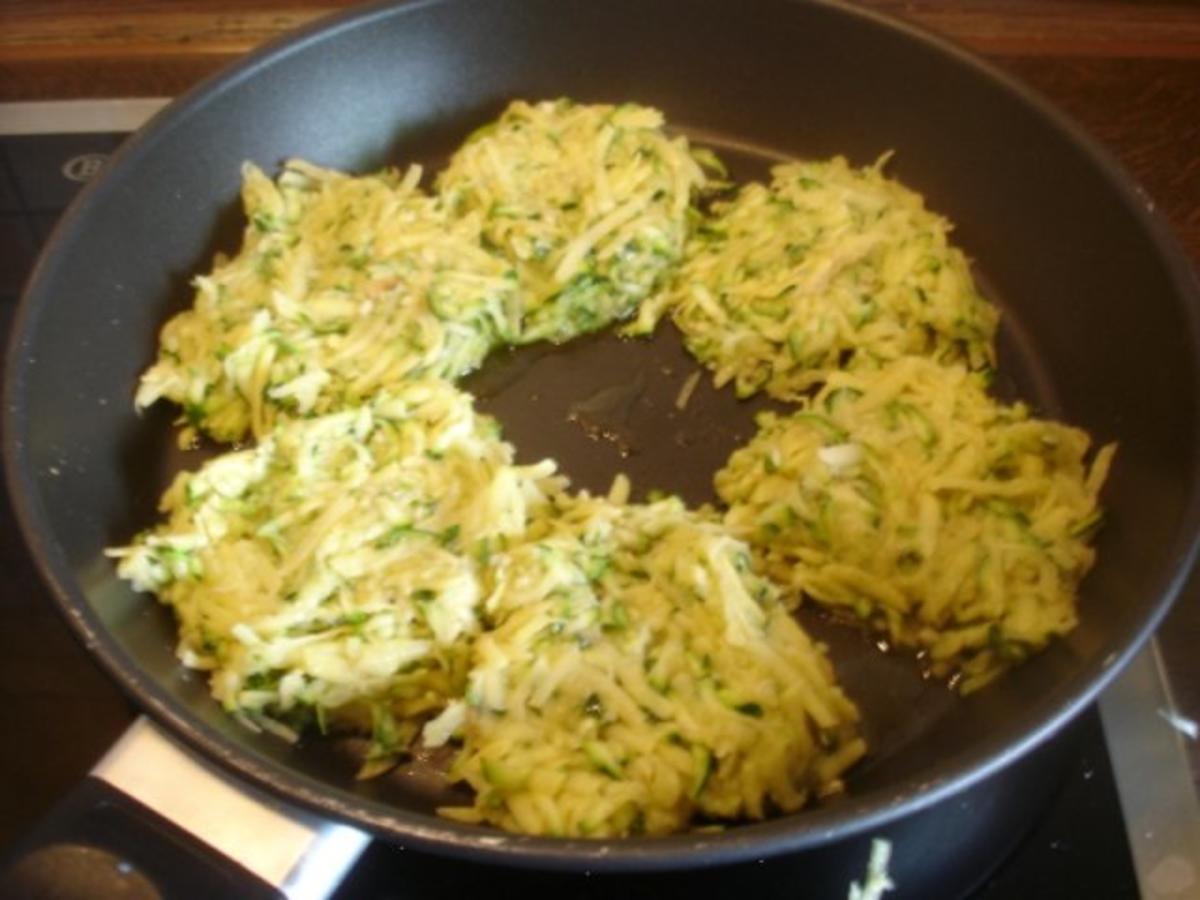 Gemüse-Puffer mit Tomaten-Schnittlauch-Quark - Rezept - Bild Nr. 9