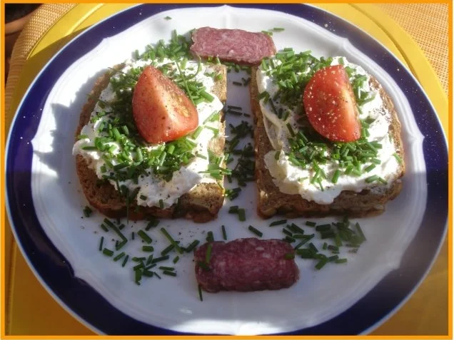 Schnittlauch-Quark-Brot - Rezept