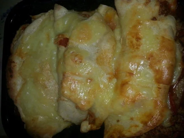 Enchiladas mit Paprika, Tomaten und Hack - Rezept