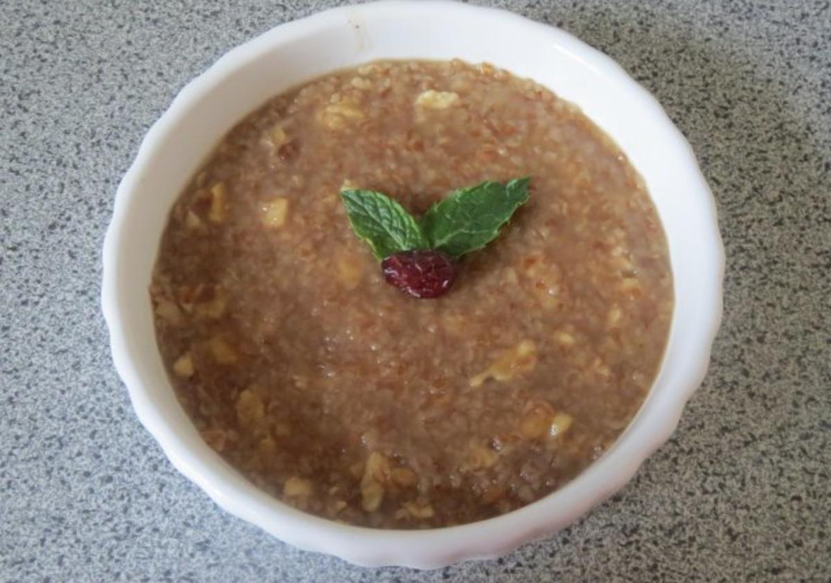 Süßer Bulgur mit Walnüssen