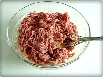 Köttbullar mit Senf-Honigsauce, Stampfkartoffeln und Preiselbeeren - Rezept - Bild Nr. 13