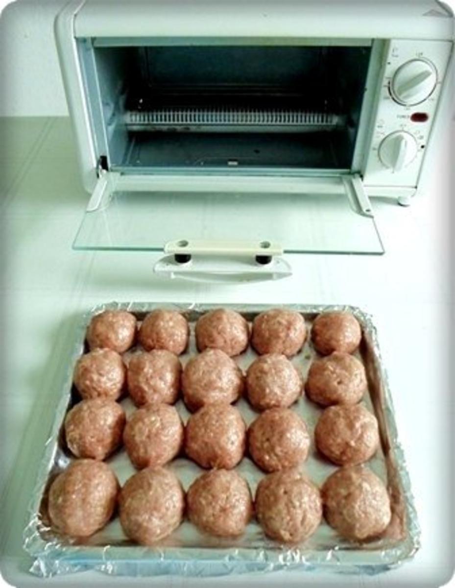 Köttbullar mit Senf-Honigsauce, Stampfkartoffeln und Preiselbeeren - Rezept - Bild Nr. 15