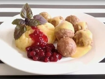 Köttbullar mit Senf-Honigsauce, Stampfkartoffeln und Preiselbeeren - Rezept - Bild Nr. 22