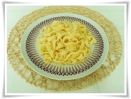 Würzige  Tomatensauce, Bandnudeln mit Köttbullar serviert - Rezept - Bild Nr. 16