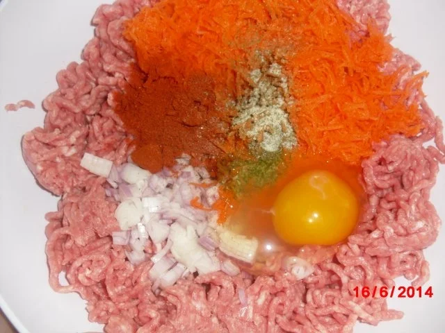 Hackbällchen mit Feta-Füllung - Rezept - Bild Nr. 4