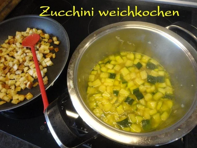 Rezept: feines Zucchini Schaum Süppchen Bild Nr. 5 feines Zucchini Schaum Süppchen - Rezept - Bild Nr. 5