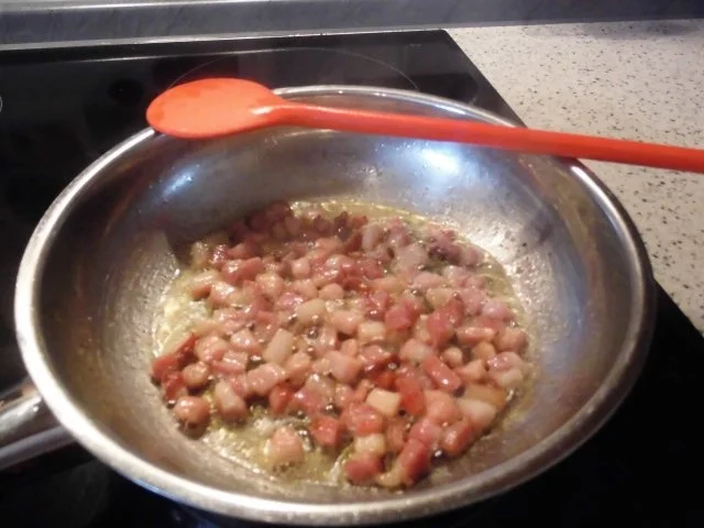 Putenkeule NT mit Kräuter - Speck - Klößen und Pfifferlingen - Rezept - Bild Nr. 5