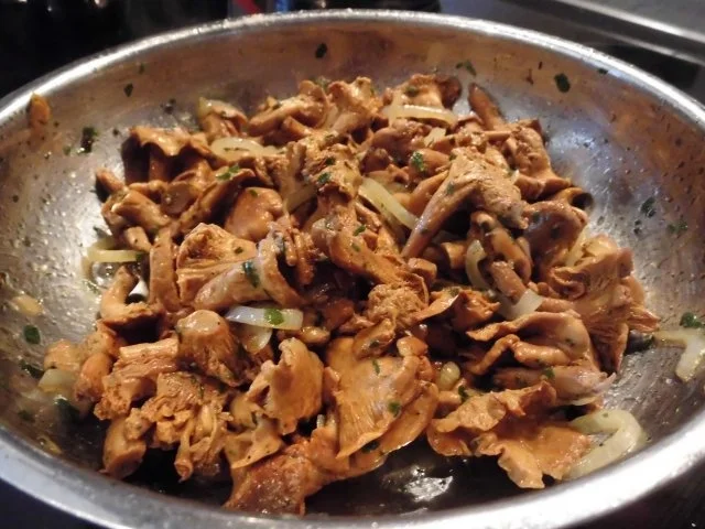 Putenkeule NT mit Kräuter - Speck - Klößen und Pfifferlingen - Rezept - Bild Nr. 9