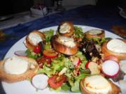 Ziegenkäse Honig Toast mit Salat Garniert‏‏ - Rezept