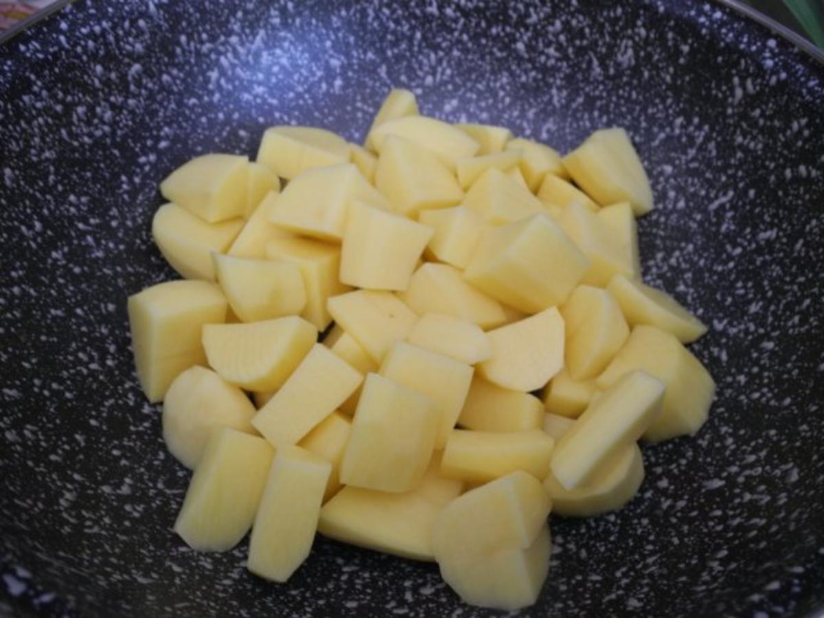 Vegan : Kartoffel-Sellerie-Stampf mit gebuttertem Lauch-Seitan an Gurken-Radieschen-Salat - Rezept - Bild Nr. 2