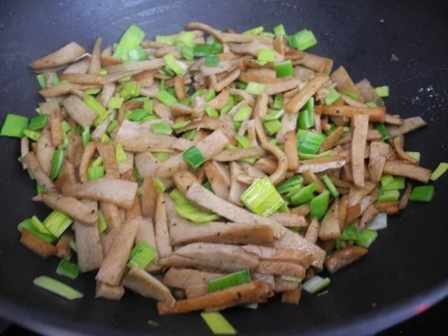 Vegan : Kartoffel-Sellerie-Stampf mit gebuttertem Lauch-Seitan an Gurken-Radieschen-Salat - Rezept - Bild Nr. 15