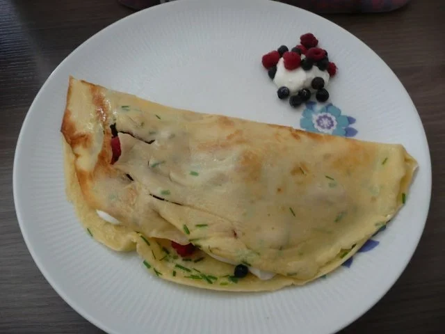 Pfannkuchen mit Quark & Waldbeeren. - Rezept - Bild Nr. 2