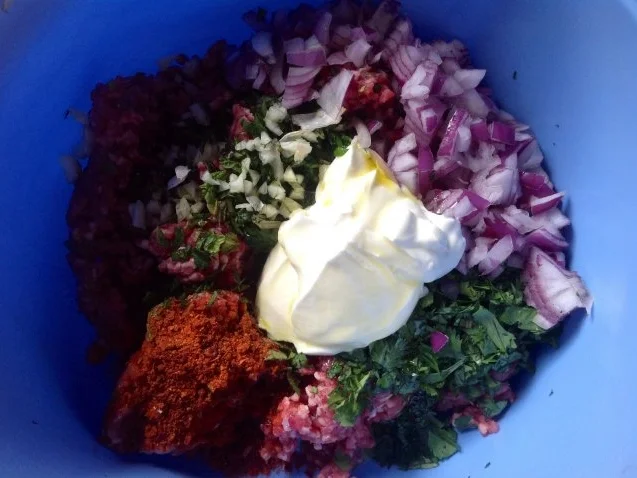 Scharfe Bouletten orientalischer Art mit einem Dattel Frischkäse Dip - Rezept - Bild Nr. 4