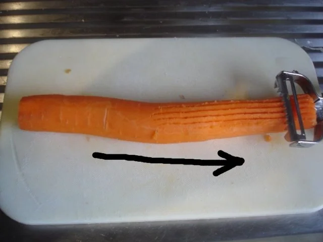 Bandnudeln mit Möhrenblüten-Gemüse-Thunfisch-Sauce - Rezept - Bild Nr. 3