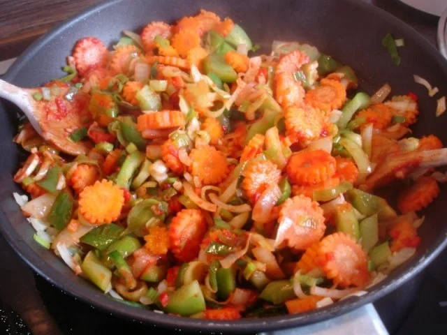 Bandnudeln mit Möhrenblüten-Gemüse-Thunfisch-Sauce - Rezept - Bild Nr. 9