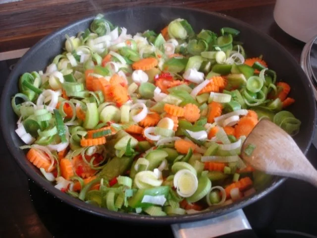 Bandnudeln mit Möhrenblüten-Gemüse-Thunfisch-Sauce - Rezept - Bild Nr. 8