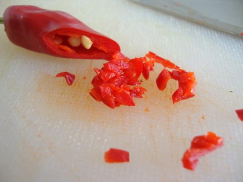 Geeiste Gurkensuppe mit Feuerkrabben - einfach - von SuppenGeniesser