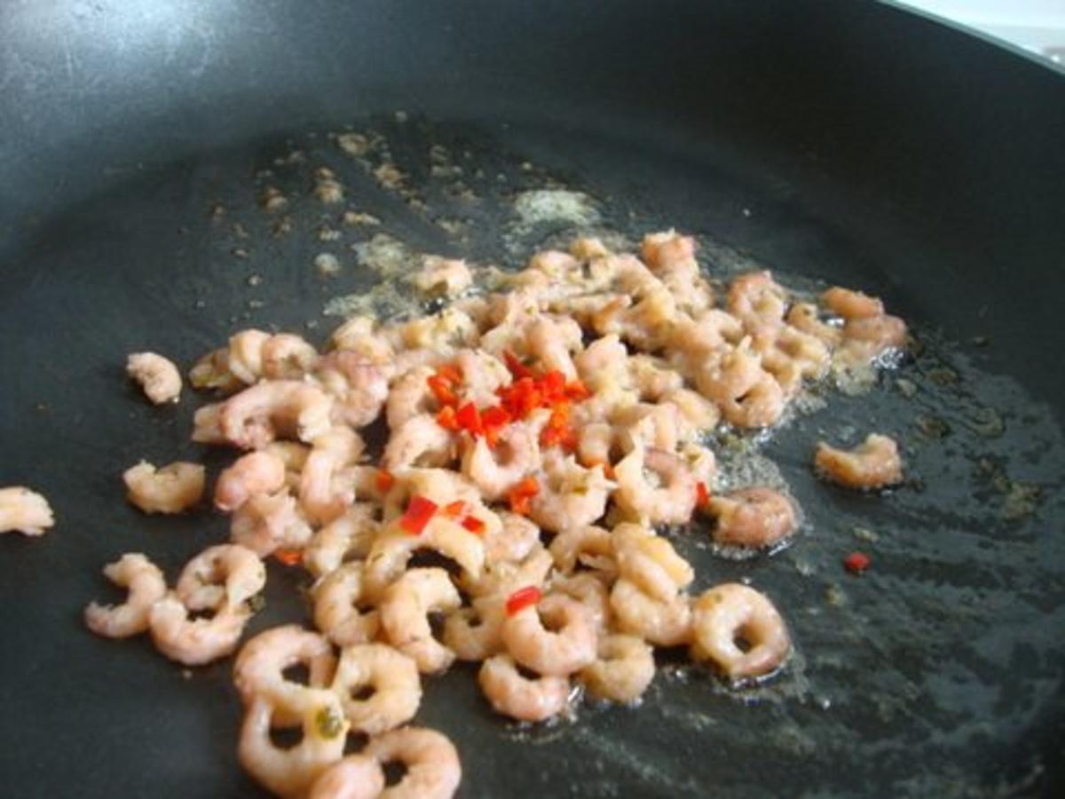 Geeiste Gurkensuppe mit Feuerkrabben - einfach - von SuppenGeniesser