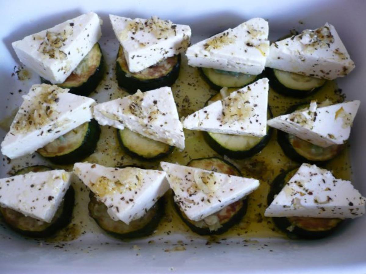Überbackene Zucchini - Schafskäse - Scheiben - Rezept - Bild Nr. 8