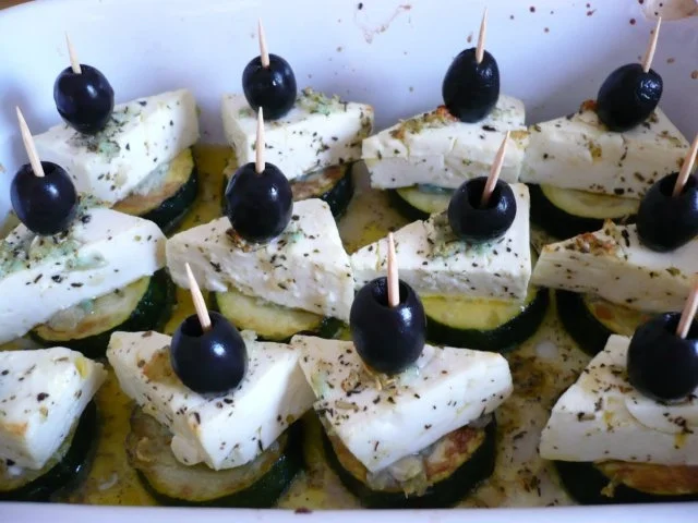 Überbackene Zucchini - Schafskäse - Scheiben - Rezept