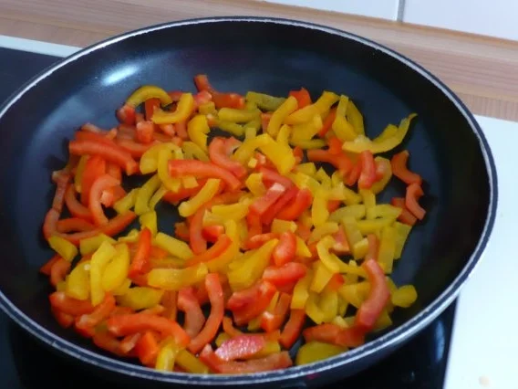 Paprikasalat mit Ziegenkäse - Rezept - Bild Nr. 5