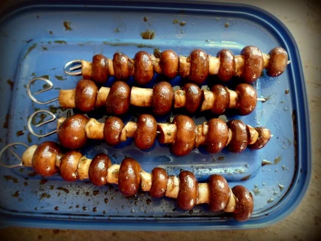 Rezept: Marinierte Champignons zum Grillen Marinierte Champignons zum Grillen - Rezept