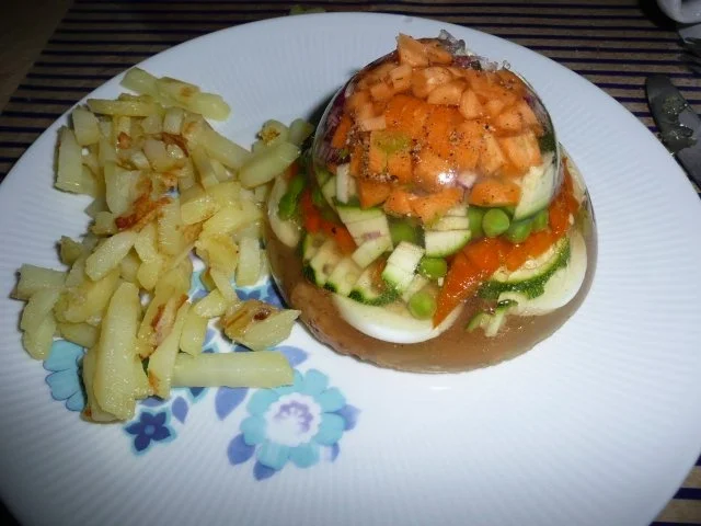 Rezept: Sülze oder Gemüse und Hähnchen in Aspik !! Sülze oder Gemüse und Hähnchen in Aspik !! - Rezept