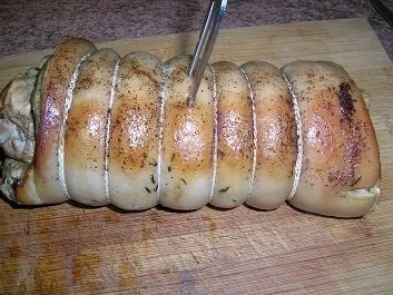 Spanferkelrücken gerollt, an Chinakohlgemüse und Kartoffeln - Rezept - Bild Nr. 3