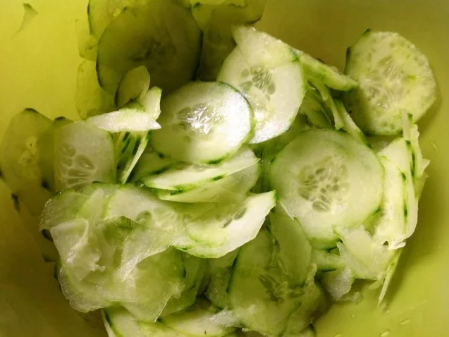 Rezept: Tomaten-Gurken-Salat mit Creme fraiche Bild Nr. 3 Tomaten-Gurken-Salat mit Creme fraiche - Rezept - Bild Nr. 3