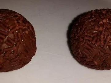 Brigadeiros (Brasilianische Karamell-Kakao-Pralinen) - Rezept - Bild Nr. 3