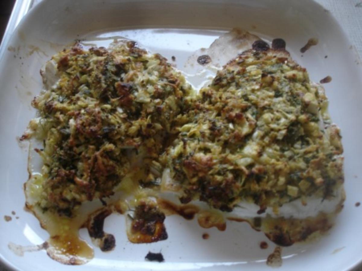 Victoriasee-Barsch-Filet mit Kräuterkruste, Rosmarinkartoffeln und gemischten Salat - Rezept - Bild Nr. 6