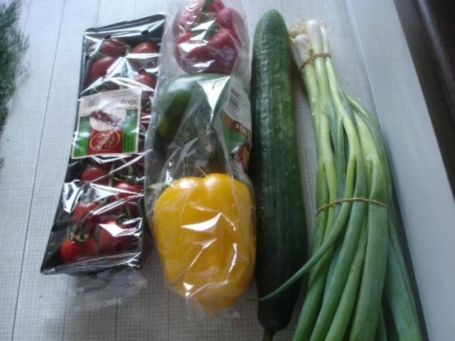 Rezept: Victoriasee-Barsch-Filet mit Kräuterkruste, Rosmarinkartoffeln und gemischten Salat Bild Nr. 9 Victoriasee-Barsch-Filet mit Kräuterkruste, Rosmarinkartoffeln und gemischten Salat - Rezept - Bild Nr. 9