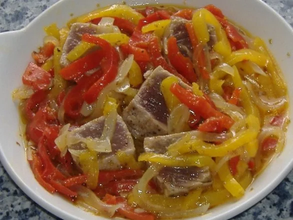 Tapa   Paprikasalat mit frischem Thunfisch - Rezept - Bild Nr. 3