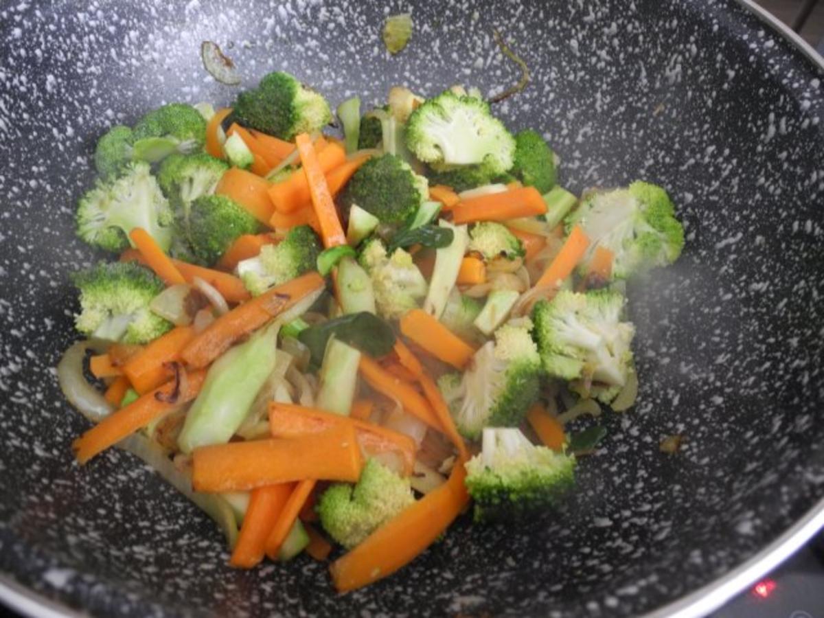 Vegan : Gemüse - Curry - Kokosmilch - Pfanne - Rezept - Bild Nr. 8