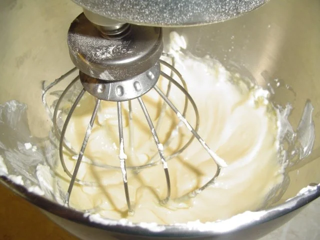 Rezept: Waldheidelbeerenmuffins mit Schmandhaube Bild Nr. 6 Waldheidelbeerenmuffins mit Schmandhaube - Rezept - Bild Nr. 6