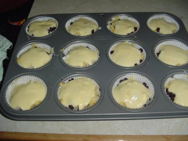 Rezept: Waldheidelbeerenmuffins mit Schmandhaube Bild Nr. 7 Waldheidelbeerenmuffins mit Schmandhaube - Rezept - Bild Nr. 7