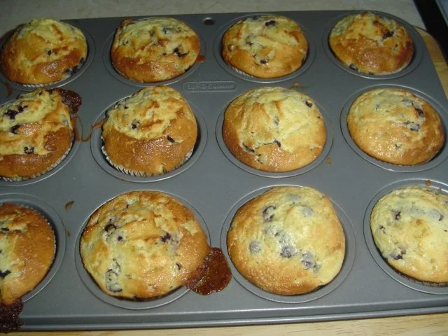 Rezept: Waldheidelbeerenmuffins mit Schmandhaube Bild Nr. 8 Waldheidelbeerenmuffins mit Schmandhaube - Rezept - Bild Nr. 8