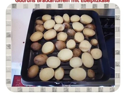 Kartoffeln: Bratkartoffeln mit Edelpilzkäse - Rezept - Bild Nr. 3