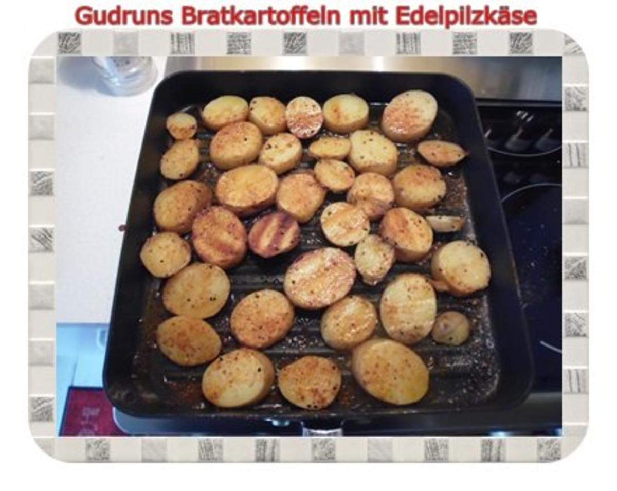 Kartoffeln: Bratkartoffeln mit Edelpilzkäse - Rezept - Bild Nr. 6