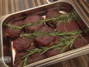 Rezept: Gebratenes Rinderfilet mit Sandwich von der getrüffelten Entenleberpastete und Violettes Gebratenes Rinderfilet mit Sandwich von der getrüffelten Entenleberpastete und Violettes - Rezept