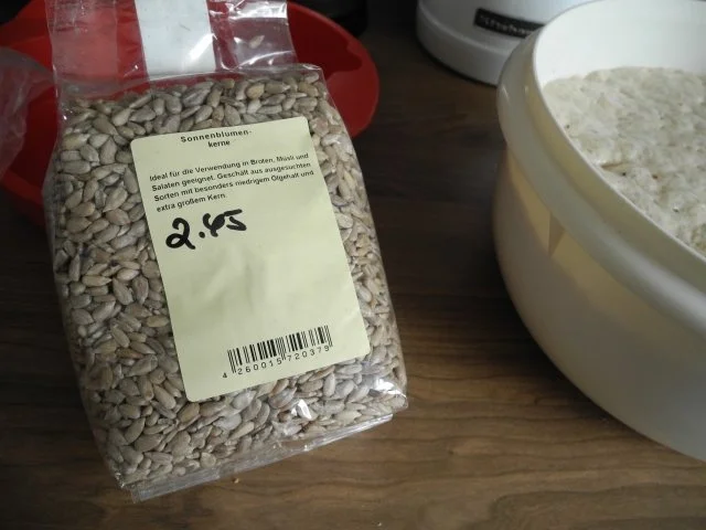 Brot & Brötchen : Sonnenblumen - Dinkel - Brot - Rezept - Bild Nr. 6