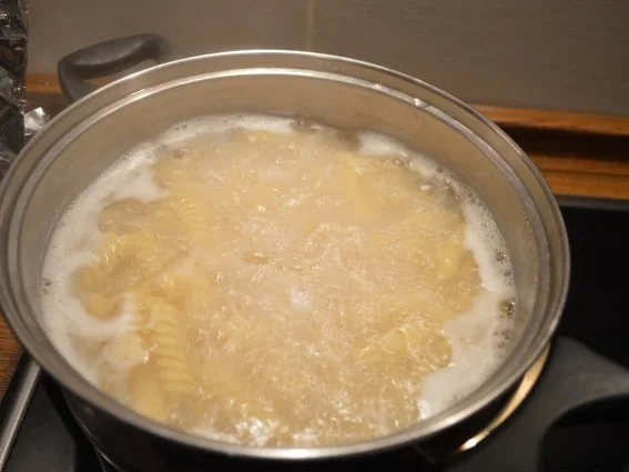 bunter Nudelsalat a la "11 Meter" - Rezept - Bild Nr. 2