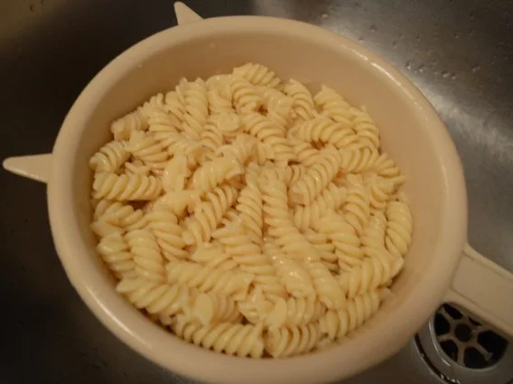 bunter Nudelsalat a la "11 Meter" - Rezept - Bild Nr. 4