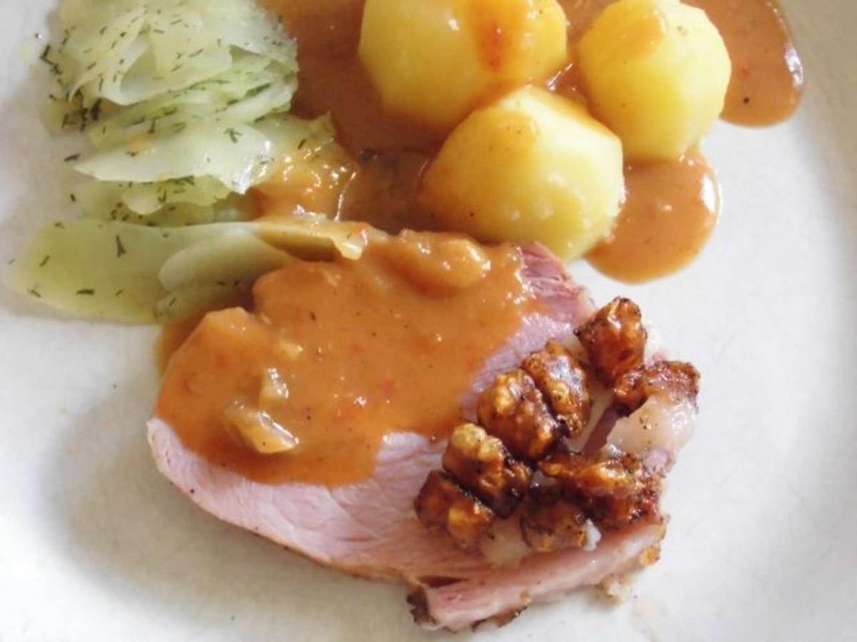 Krustenbraten NT mit neuen Kartoffeln, endlos Kohlrabi und Weißbiersoße - Rezept - Bild Nr. 2