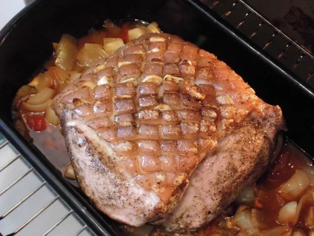 Krustenbraten NT mit neuen Kartoffeln, endlos Kohlrabi und Weißbiersoße - Rezept - Bild Nr. 5